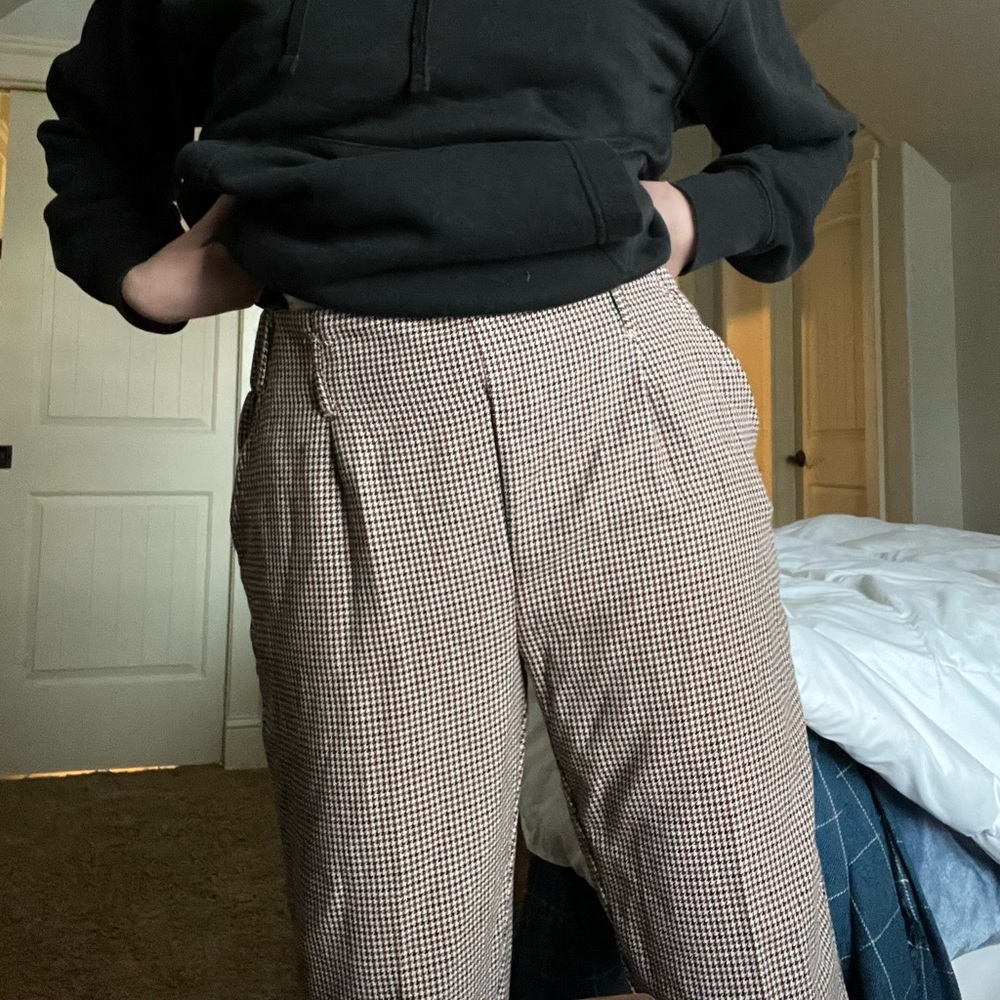 Houndstooth patterned pants!